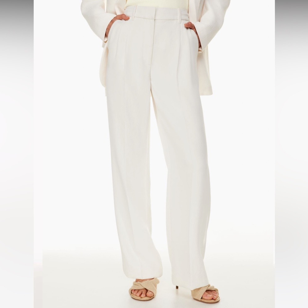 Aritzia The Effortless Pant